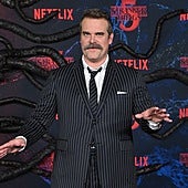 David Harbour y el incidente en un bar de California: «Tiene trastorno bipolar»
