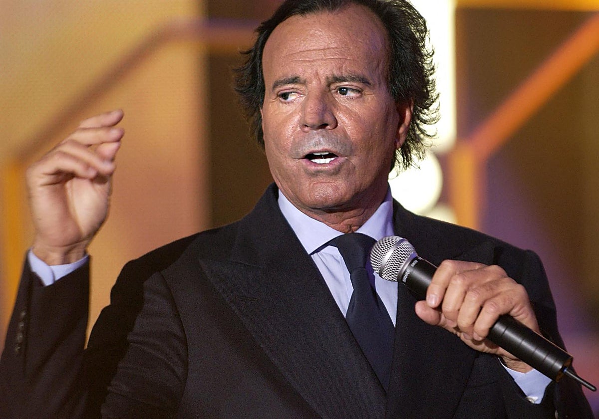 Denuncia a Julio Iglesias, en directo: declaraciones de Women's Link y  Amnistía Internacional España y última