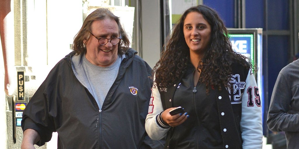La hija de Gérard Depardieu denuncia ciberacoso de «feministas extremistas» y dice que la han violado en varias ocasiones