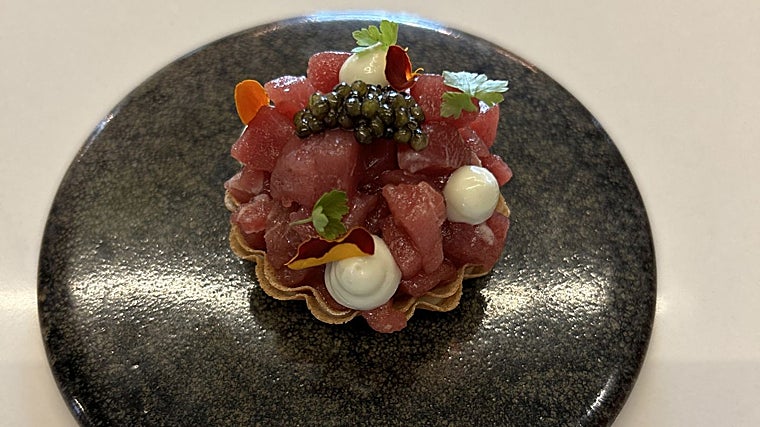 Eneko Atxa inaugura la nueva temporada en Basque Sevilla