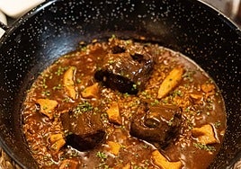 El Envero celebra San Rafael con un plato especial: arroz cordobés de rabo de toro con rebozuelos