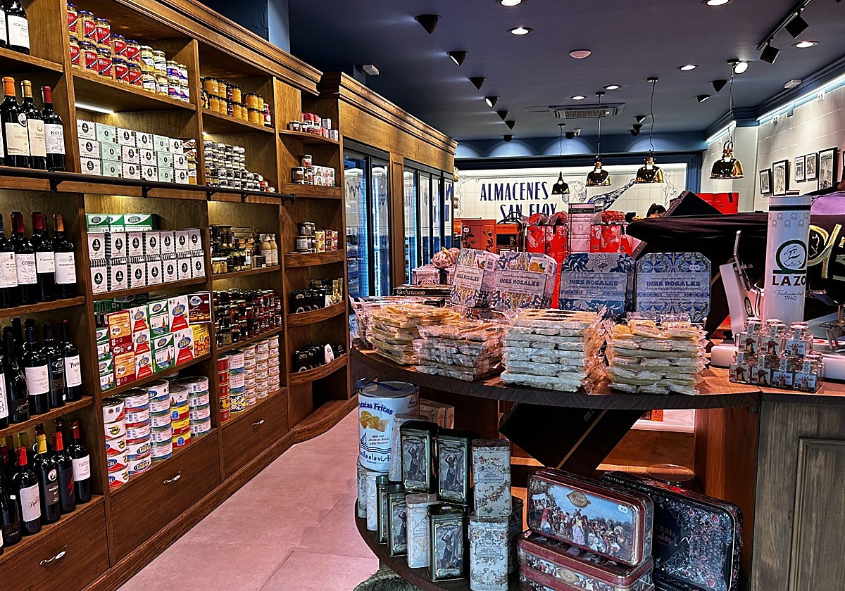 La Alacena de San Eloy se renueva para recuperar su imagen de ultramarinos de siempre