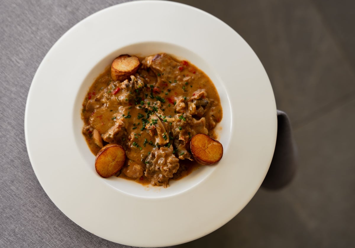Chivo al pastoril, un plato de Asador Don Joaquín
