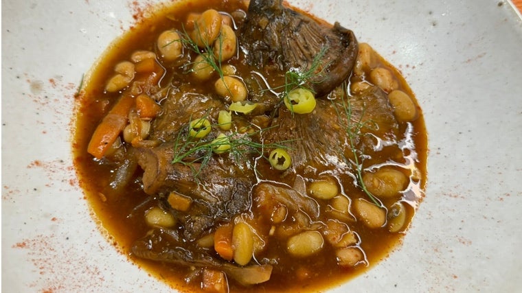 Níscalos en escabeche y pochas, un plato de Cal Viva de esta temporada