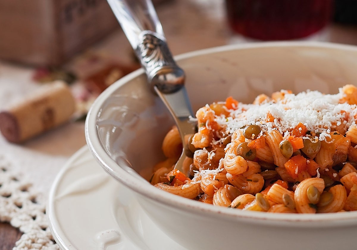 Bolognesa de lentejas con pasta integral
