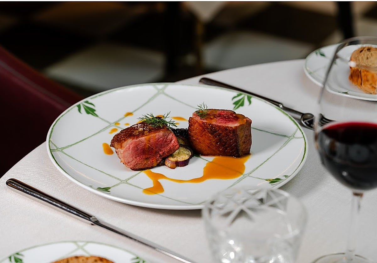 Magret de pato con salsa de naranja