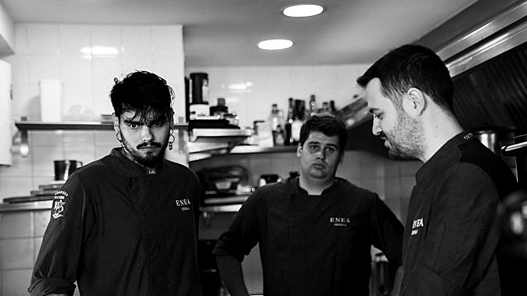 Enea sustituye su carta de tapas por un menú degustación inspirado en la cocina sevillana