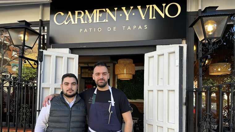 José Manuel Algeciras junto a su jefe de cocina: Tony Fernández