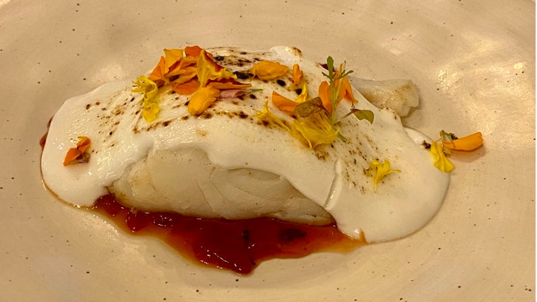 Bacalao con pimiento rojo y alioli