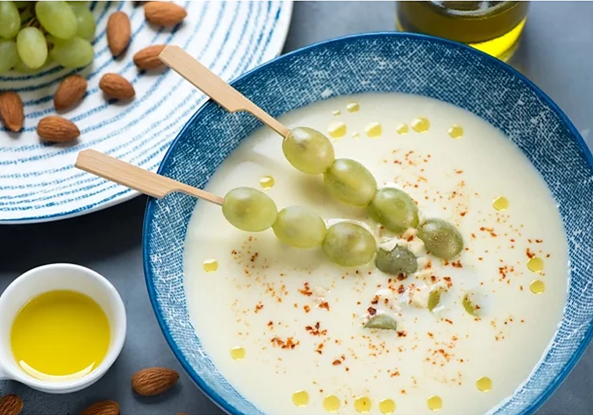 Una ruta por los mejores ajoblancos de Málaga