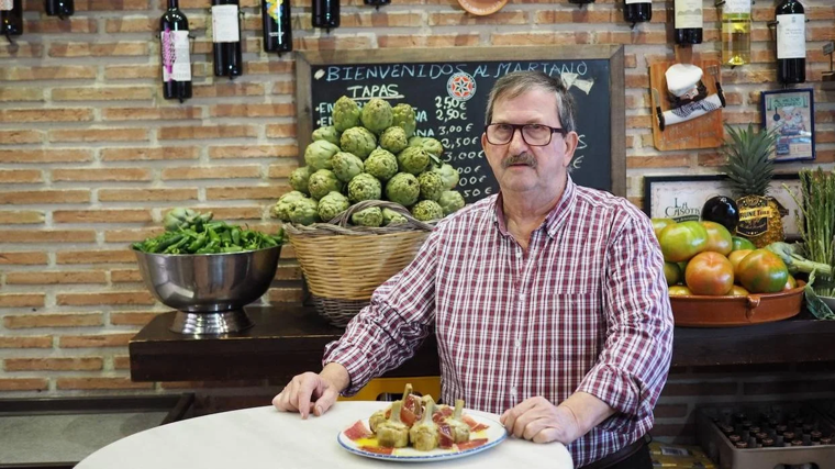 Mariano Martín en el Mesón Mariano, uno de los clásicos del casco histórico de la ciudad.