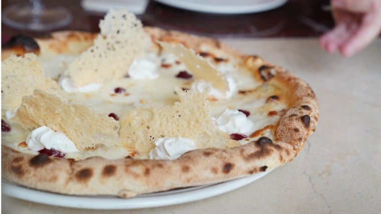 Pizza 7 fromagi de Ricca en Sevilla