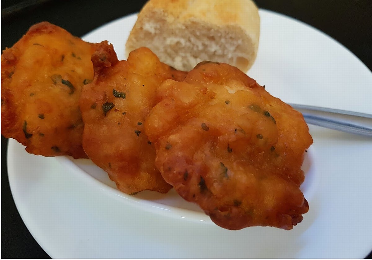 Tortillitas de bacalao de Bar Pacheco, una de las mejores de Málaga