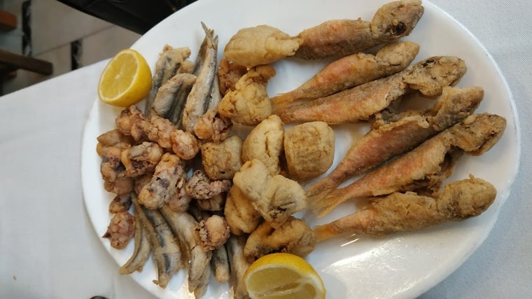 Fritura malagueña variada de Marisquería Noray II en Málaga
