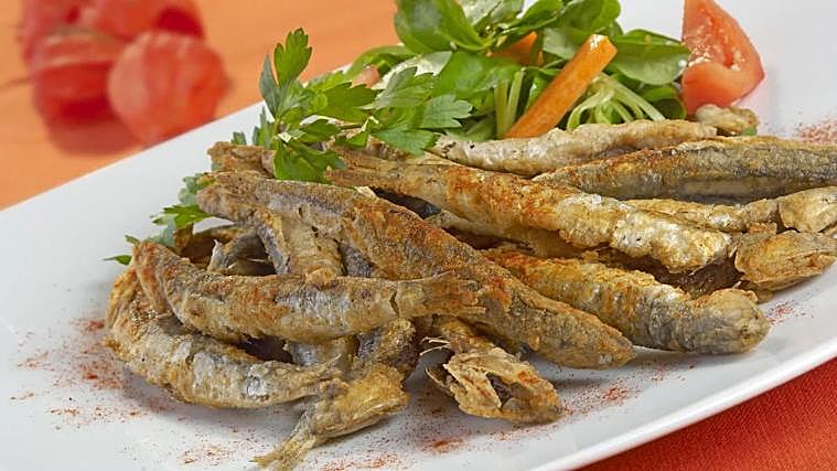 Ni tortilla ni marisco: estos son los platos de la Feria de Sevilla que puedo hacer en casa para la noche del &#039;Pescaíto&#039;