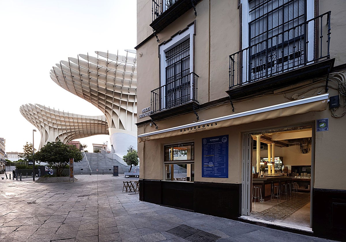 Baturrones está ubicado junto a las Setas de Sevilla