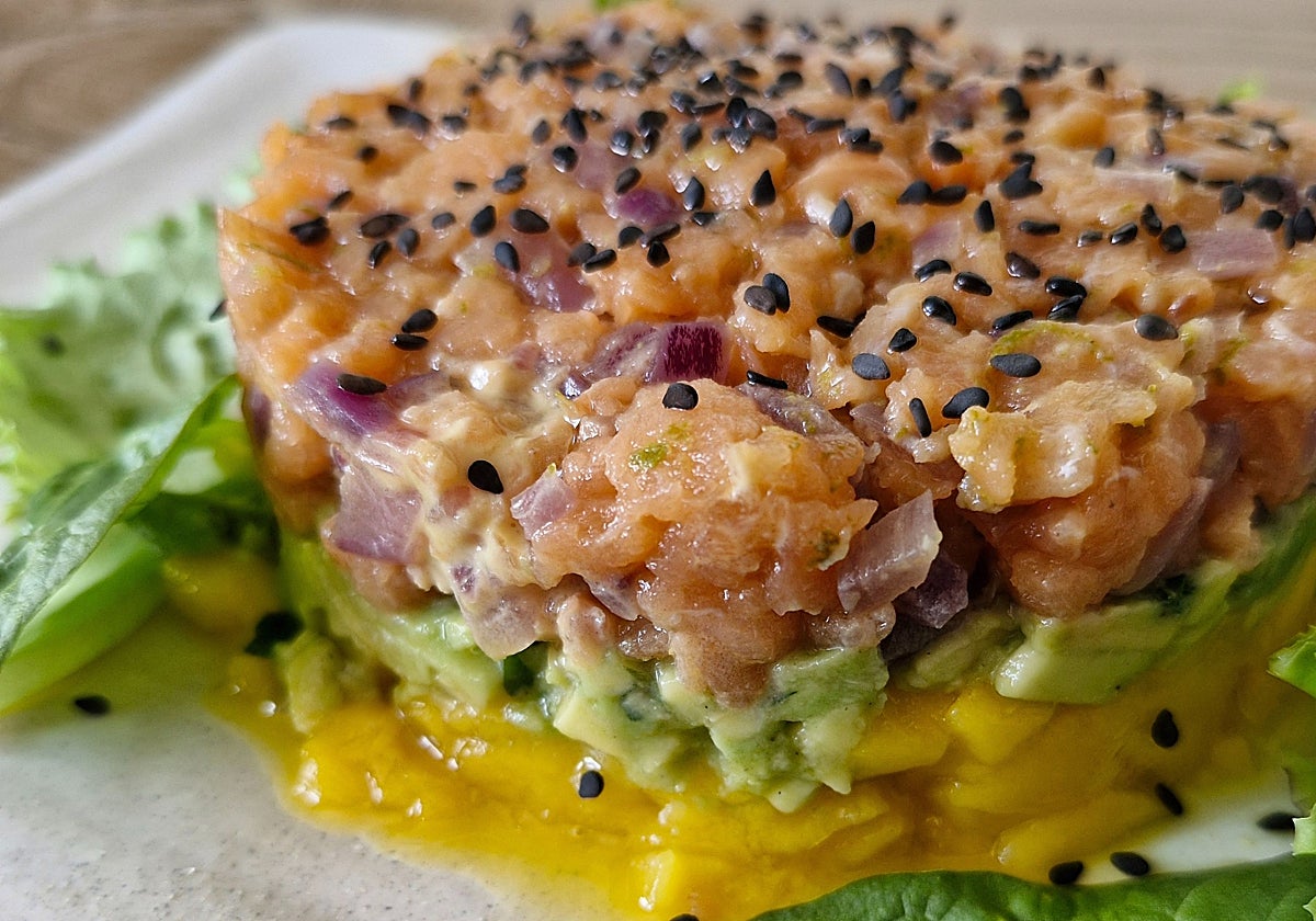 Tartar de salmón, mango y aguacate