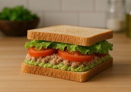 Sándwich frío de verano con aguacate y atún: la opción perfecta para llevar a la playa