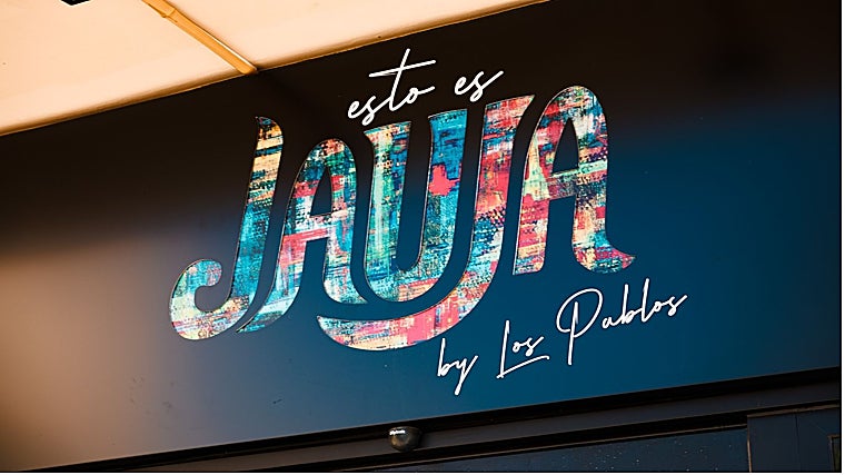 Fachada de Esto es Jauja en Torre del Mar, Málaga