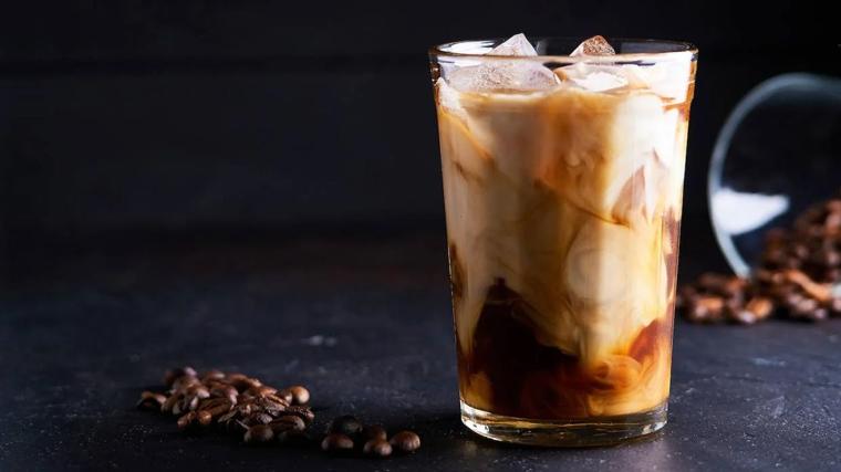 Tu cuerpo te pide más que agua: bebidas saludables (y caseras) que te salvarán del calor