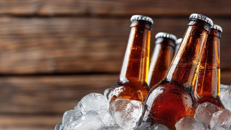 Cómo enfriar una cerveza en 2 minutos sin congelador: el truco sevillano para los días de verano