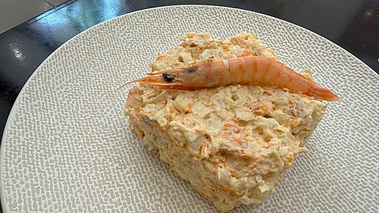 Ensaladilla de gambas ofrecida en el menú que degustó Su Majestad el Rey Felipe VI
