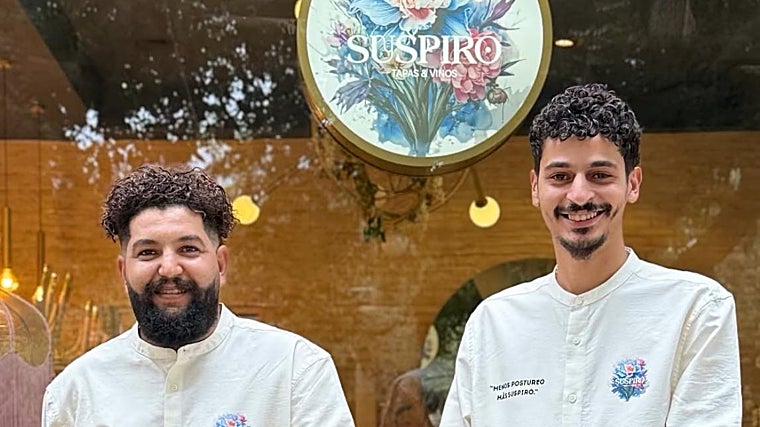 Rachid y Ayoub en su nuevo restaurante Suspiro Tapas & Vinos