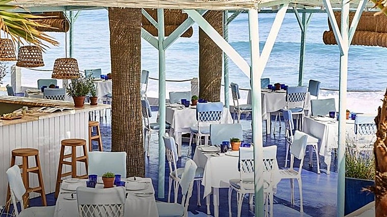 Vistas desde una de las terrazas del chiringuito marbellí donde comieron Banderas y De Niro