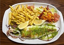 El bar de barrio de Málaga que tiene tapas gigantes por 3 euros