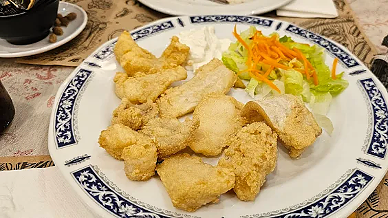 Pescaíto frito en Asador Casa Juli en Cabra