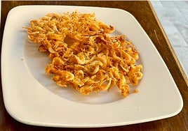 Como en Cádiz: este es el bar de Sevilla que tiene una de las mejores tortillitas de camarones