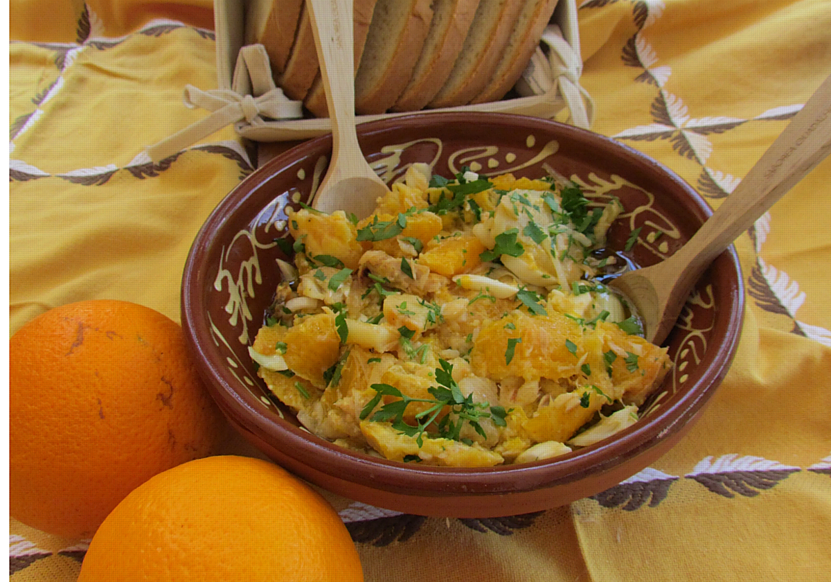 Sopa Cachorreña con naranha agria y bacalao