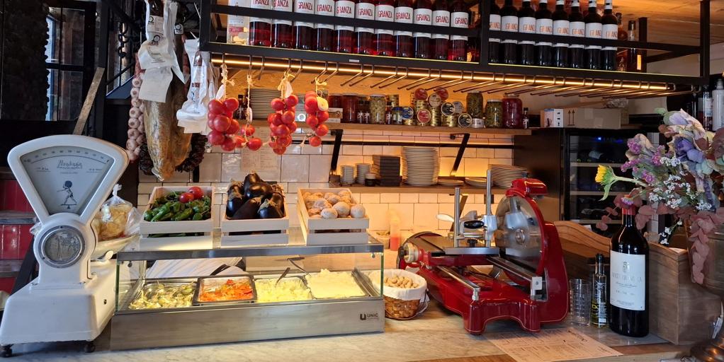 Grupo Trifulca homenajea a Casa Marciano cien años después: así es el nuevo bar del Arenal