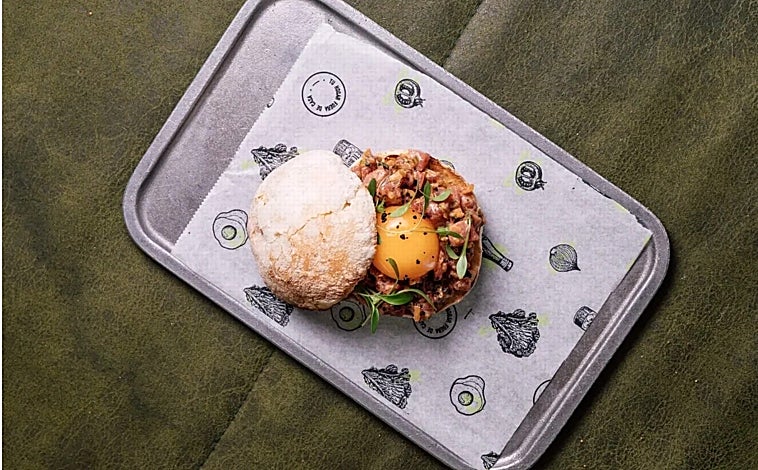 Imagen principal - Verde Limón abre en El Limonar: el nuevo restaurante del Grupo Perro Viejo en Málaga