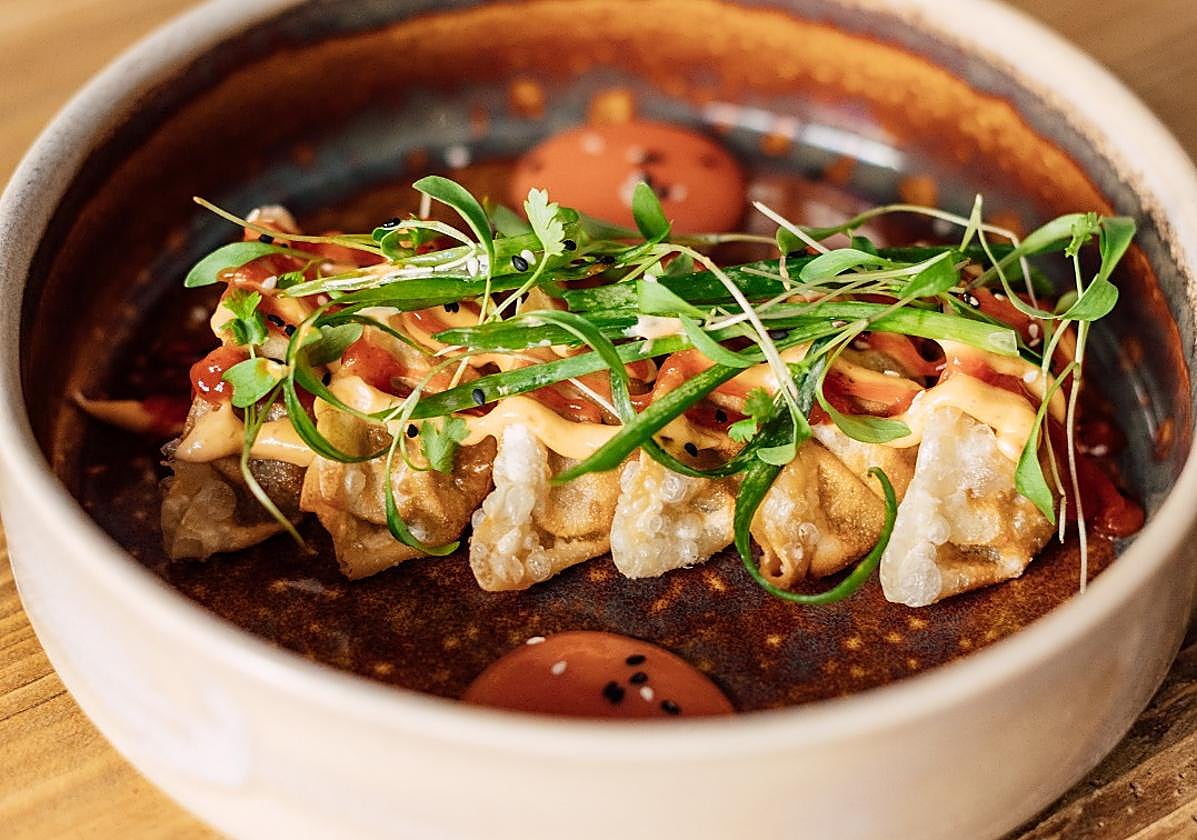 Gyozas de pollo con salsa 'japomexicana' de Verde Limón