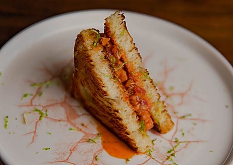 Imagen secundaria 1 - Vôvem Estepona: el nuevo templo carnívoro de la Costa del Sol