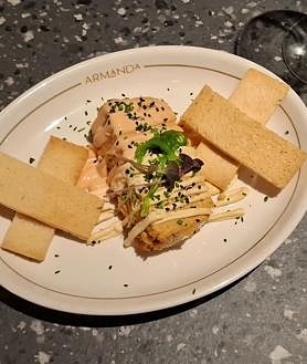 Imagen secundaria 2 - Tartar de tarantelo, sashimi de lomo blanco y tataki de descargamento