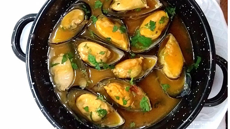 Mejillones en salsa de Bodega José María en Carmona