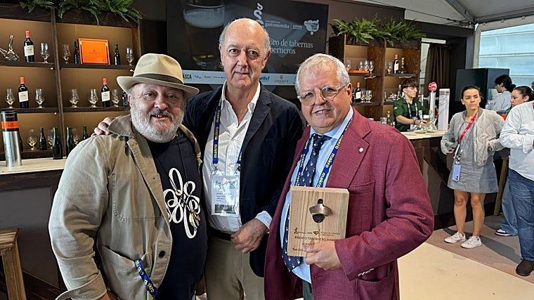 Mariano García (Donald) recibe el premio &#039;Tabernero Mayor&#039; en San Sebastian Gastronomika: «El premio no es mío, es de todos los taberneros sevillanos»