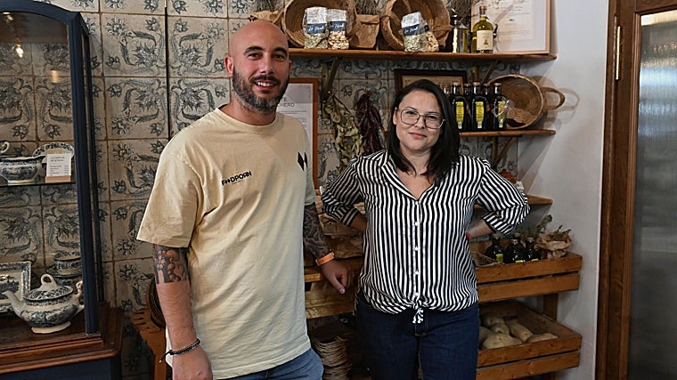Mano a mano entre Mari Ángelez Muñoz (La Tizná) y Juan Higueras (Burger Food Porn): «Sevilla es mucho más de carne, aunque ahora hay un boom de lo verde»