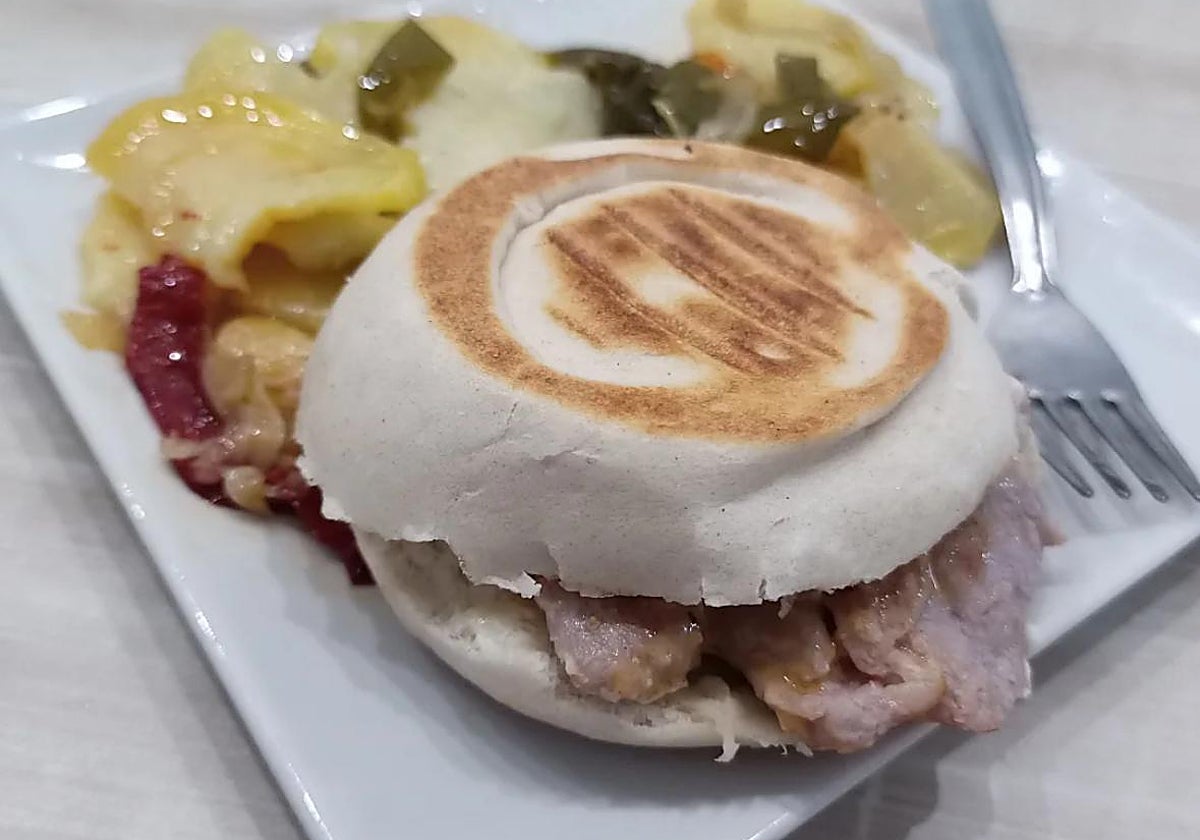 «Lo que diga la rubia», el bar de Córdoba que te pone una tapa gratis con tu bebida