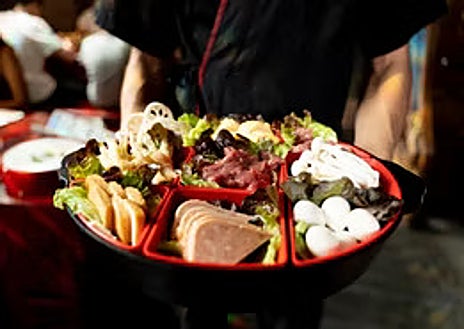 Imagen secundaria 1 - Yuanlaosi: el primer restaurante de hot pot chino llega al centro de Sevilla