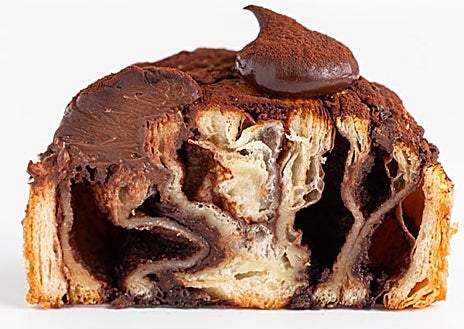 Imagen secundaria 1 - Leïla González y Théo Sfez, propietarios de Sueño y algunos de sus dulces