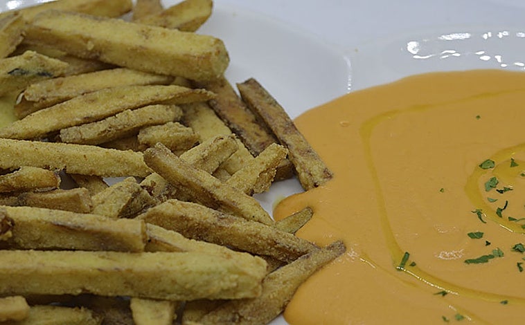 Imagen principal - Selección de platos de Cuevas Romanas en la provincia de Córdoba