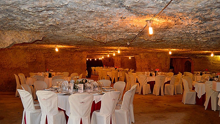 Comedor en las cuevas del restaurante cordobés