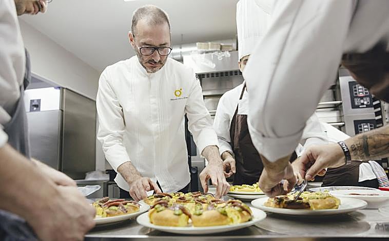 Imagen principal - Sesto Gusto elige Sevilla para iniciar su internacionalización: llega a la Plaza del Pan un italiano innovador