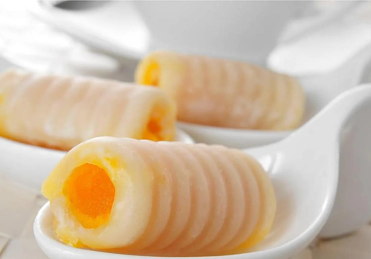 Los huesos de santo son uno de los dulces más emblemáticos de la repostería española y se consumen principalmente el 1 de noviembre, Día de Todos los Santos