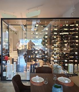 Imagen secundaria 2 - Algunas zonas del interior de Cal Viva