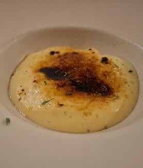 Imagen secundaria 2 - Carrilleras estofadas al oloroso con pochas, guiso de tarantelo de atún rojo con judiones y gachas (o poleá) a la brûlée