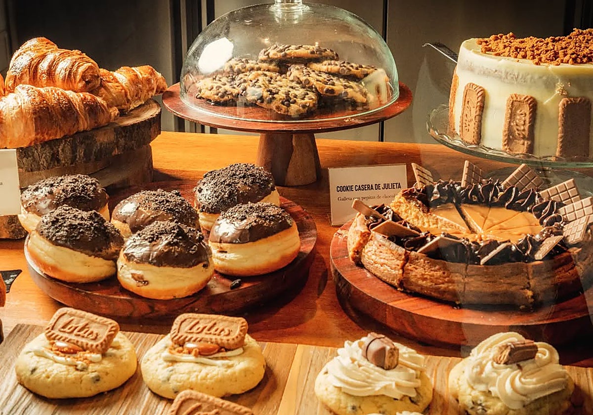 Piezas dulces de Bella Julieta, uno de nuestros recomendados para merendar en Málaga